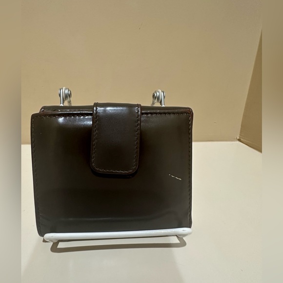 Gucci Brown Enamel Bifold Wallet - Picture 2 of 10